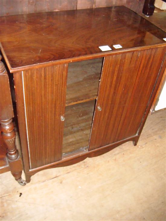 2 door dwarf cabinet